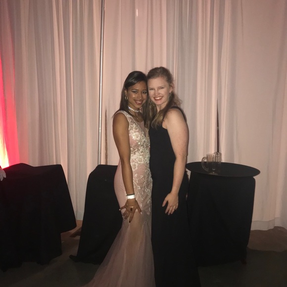 A beautiful gown - Picture 2 of 2